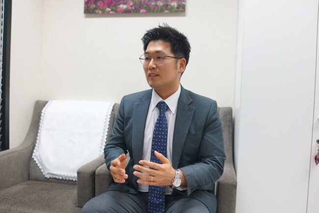 Baek Jong-keon works as an assistant at a law firm in Seocho-dong, southern Seoul. Bak Se-hwan/The Korea Herald