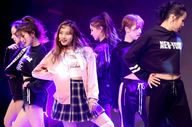 Kriesha Chu performs during a media showcase for her first EP “Dream of Paradise” in Seoul on Wednesday. (Yonhap)