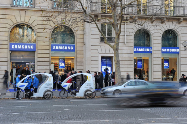 A Samsung branch in Paris (Android Central)