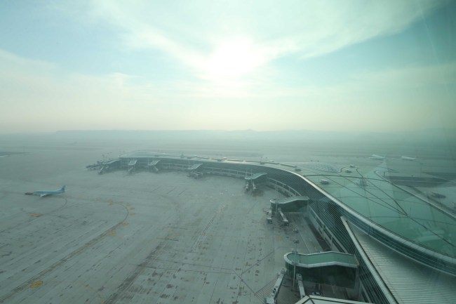 A view of Incheon Airport`s Terminal 2 from the control tower. (Yonhap)