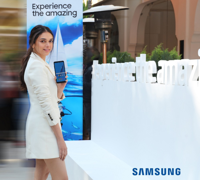 Actress Aditi Rao Hydari during the launch of Samsung Galaxy A8+ in India (Samsung)