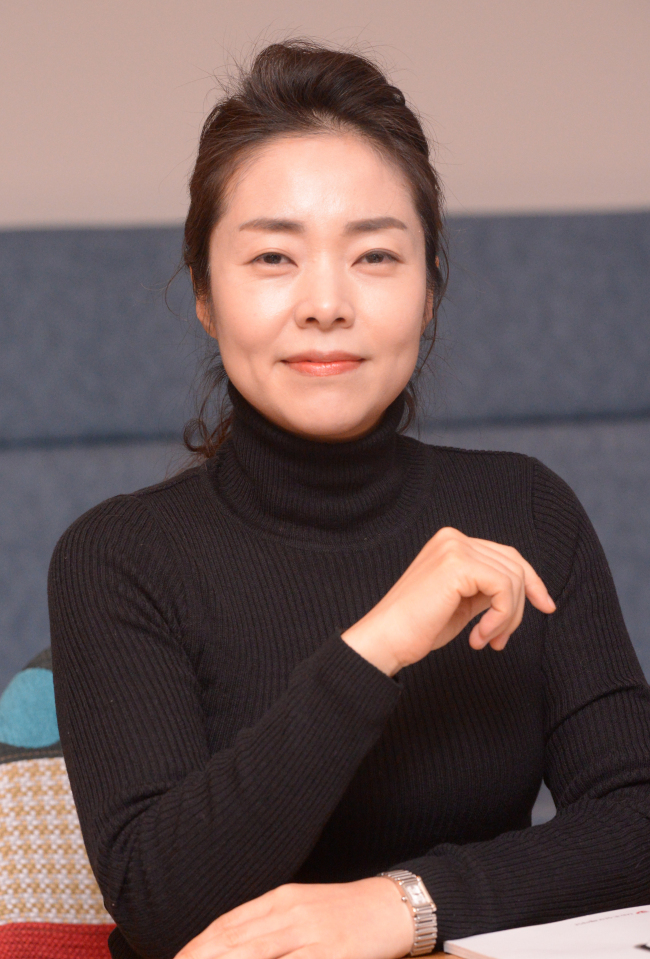 Herald Philharmonic Orchestra conductor Kim Bong-mi (The Korea Herald)
