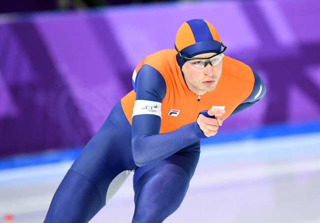 Dutchman Sven Kramer won the men's 5,000 meter speedskating event on Sunday. (Yonhap)