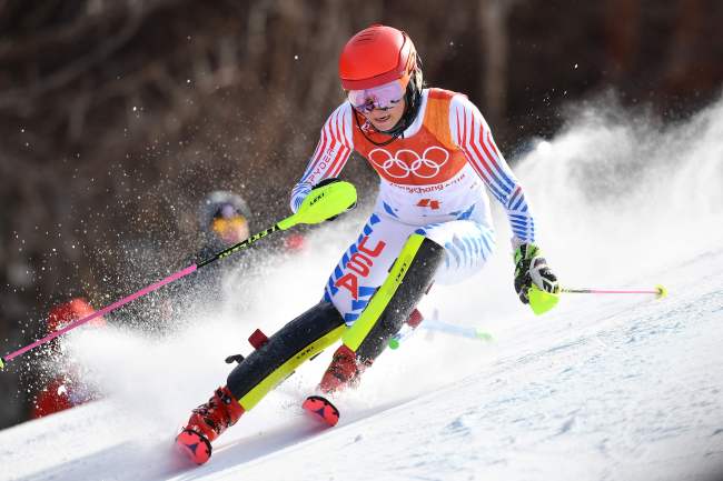 USA's Mikaela Shiffrin reacts after competing in the Women's Slalom at the Jeongseon Alpine Center during the Pyeongchang 2018 Winter Olympic Games in Pyeongchang on February 16, 2018. (AFP-Yonhap)