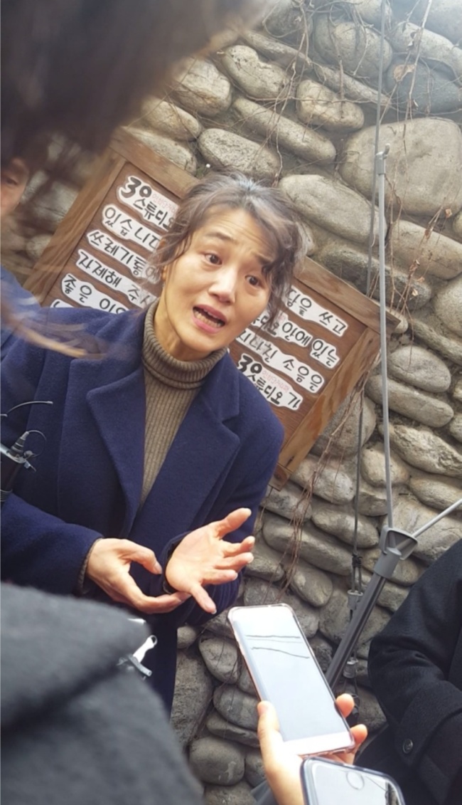 Kim So-hee, head of the Yeonhee Street Theatre Troupe, talks to reporters after press conference on Monday. (Photo by Hong Dam-young/The Korea Herald) 