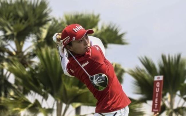 Ko Jin-young of South Korea tees off at the 12th hole during the third round of the HSBC Women`s World Championship at New Tanjong Course in Sentosa, Singapore on March 3. (EPA-Yonhap)