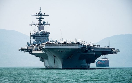 USS Carl Vinson aircraft carrier at Danang, Vietnam (Photo courtesy of the United States Navy-Yonhap)