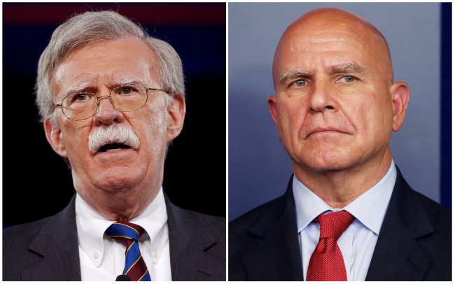 John Bolton(left), US President Donald Trump’s new national security adviser, and his predecessor H.R. McMaster. Yonhap