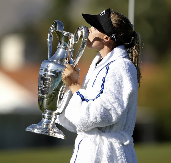 Pernilla Lindberg of Sweden celebrates her first professional victory on April 2. (Yonhap)
