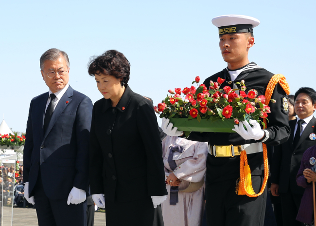President Moon Jae-in (left) and First Lady Kim Jung-sook (Yonhap)