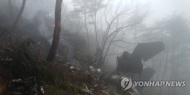 F-15K Slam Eagle is crashed in Chilgok, North Gyeongsang Province on Thursday. (Yonhap)