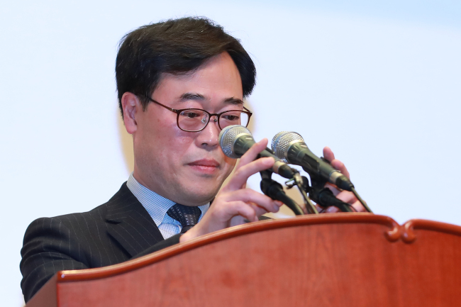 Financial Supervisory Service chief Kim Ki-sik. Yonhap