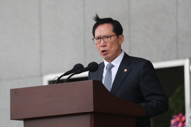 File photo of Defense Minister Song Young-moo (Yonhap)