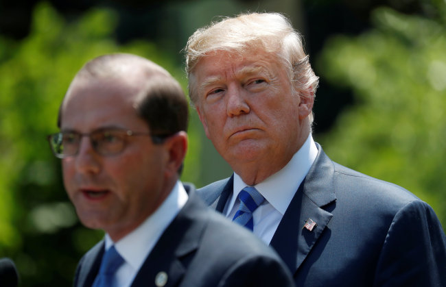 US President Donald Trump (right). (Yonhap)