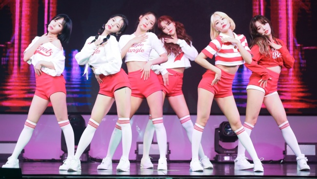 AOA poses during a press showcase for its new EP “Bingle Bangle” in Seoul on Monday. (Yonhap)