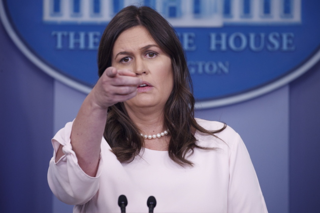 White House Press Secretary Sarah Huckabee Sanders responds to a question from the news media during the daily briefing at the White House in Washington, DC, June 4, 2018. (EPA-Yonhap)