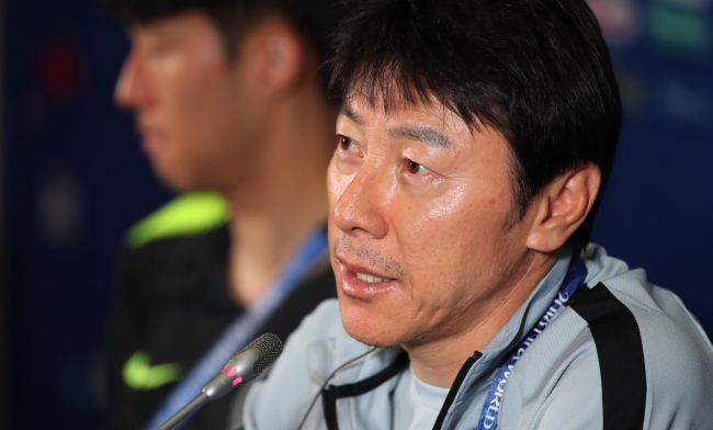 South Korea national football team head coach Shin Tae-yong speaks at a press conference at Kazan Arena in Kazan, Russia, on June 26, 2018, one day ahead of the 2018 FIFA World Cup Group F match between South Korea and Germany. (Yonhap)