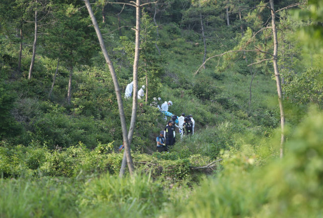 Police found the body of the missing Gangjin girl on Sunday, at Maebongsan in Gangjin, South Jeolla Province. (Yonhap)