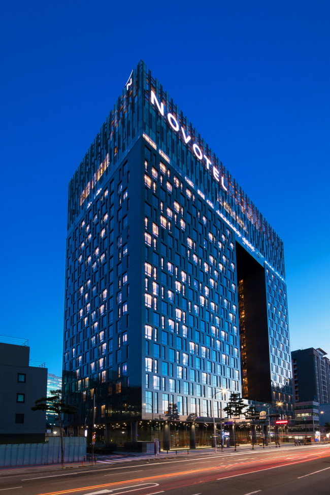 Novotel Ambassador Seoul Dongdaemun Hotels & Residences (KT)