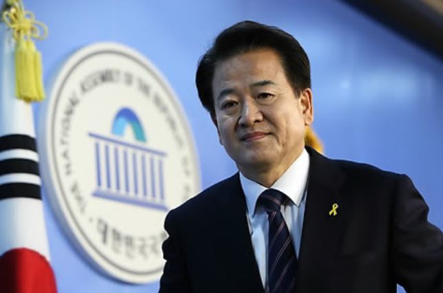 This file photo shows Chung Dong-young, the new chairman of the minor opposition Party for Democracy and Peace (Yonhap)