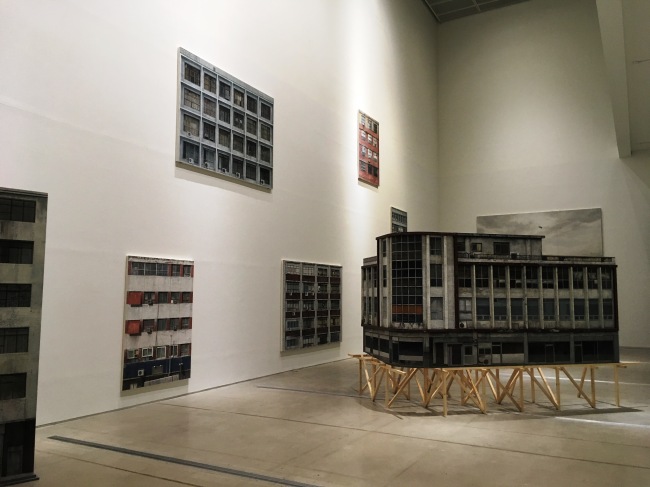 An installation view of artist Jung Jae-ho’s paintings and installation works based on old apartment images (MMCA)