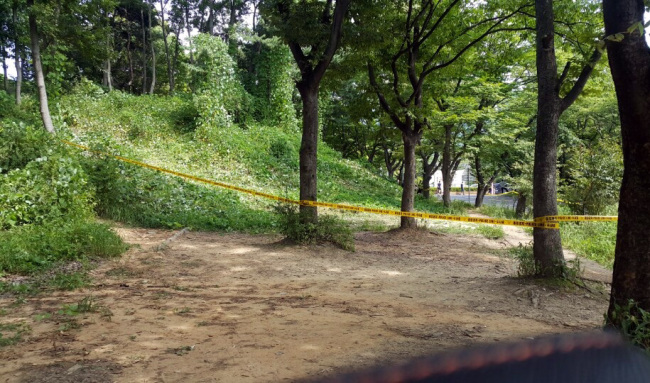 Thickets near Seoul Grand Park where a dismembered body was found on Sunday. (Yonhap)