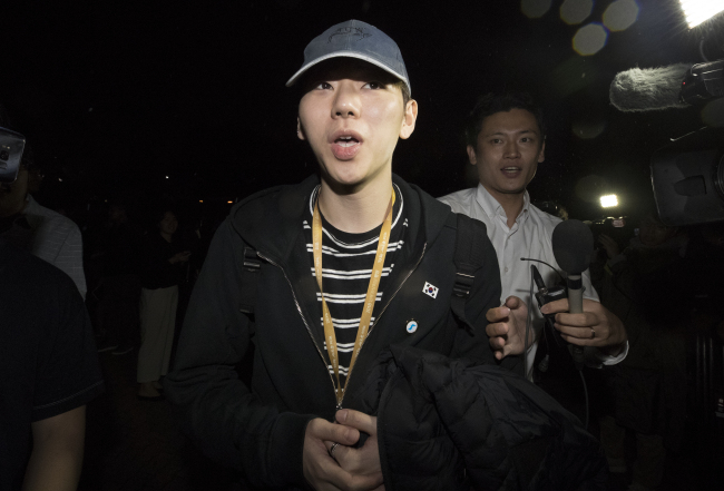 Zico was back in Seoul on Thursday night after his stay in Pyongyang. (Yonhap)