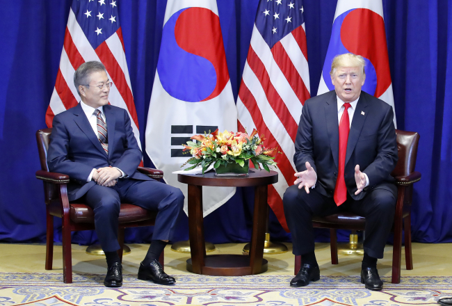 Moon, Trump membahas ‘langkah-langkah pencocokan’ untuk denuklirisasi NK