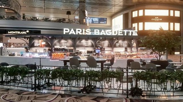 Paris Baguette store in Changi Airport in Singapore (SPC)