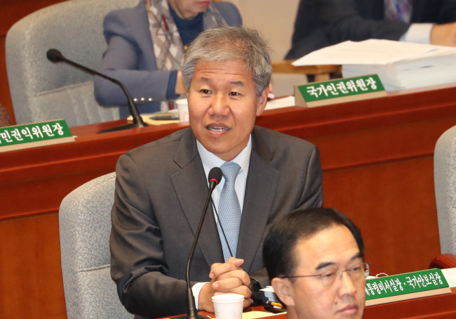 Kim Soo-hyun, newly appointed Presidential Chief of Staff for Policy, speaks in a parliamentary committee meeting on Monday. (Yonhap)