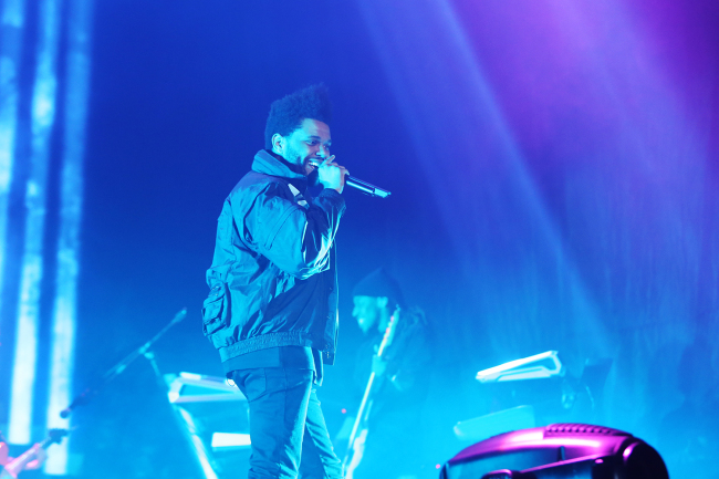 Canadian R&B artist The Weeknd performs at Gocheok Skydome in Seoul on Saturday. (Hyundai Card)