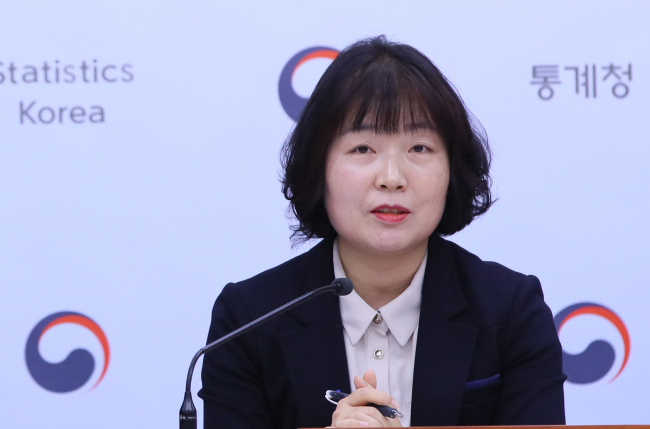 An official of Statistics Korea speaks Thursday in a briefing on the country's industrial trend indexes. (Yonhap)