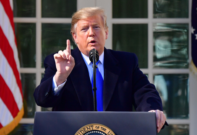 US President Donald Trump speaks on border security and government funding at the White House February 15, 2019 in Washington, DC. (Yonhap)