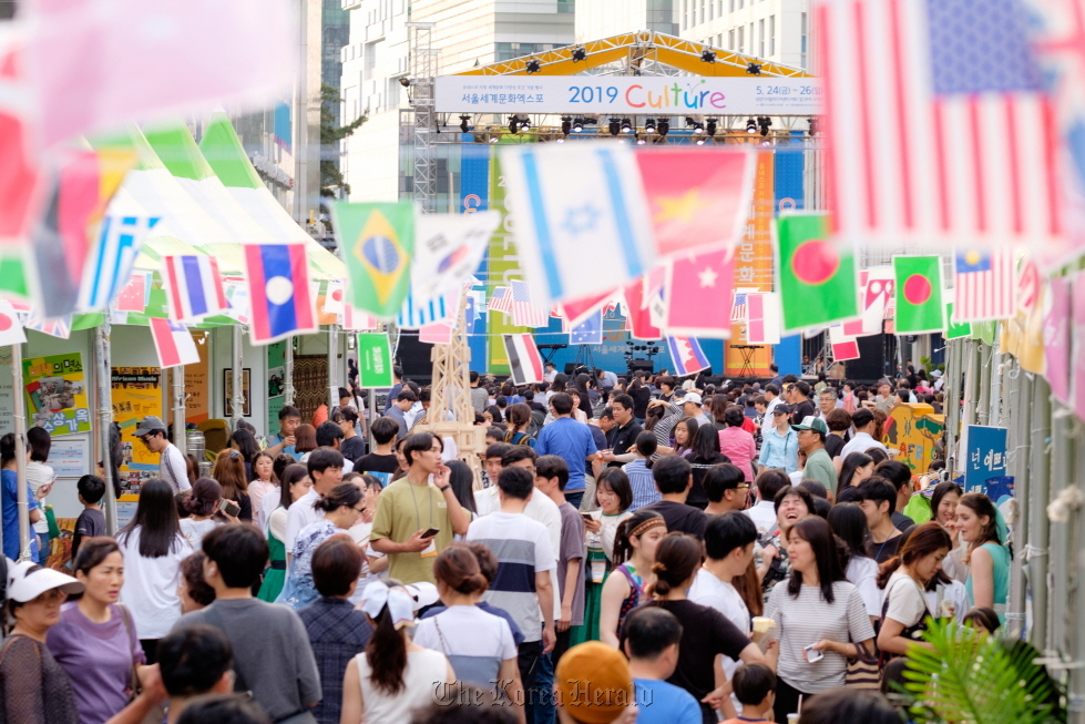 행사를 즐기는 시민들(제공=IYF)