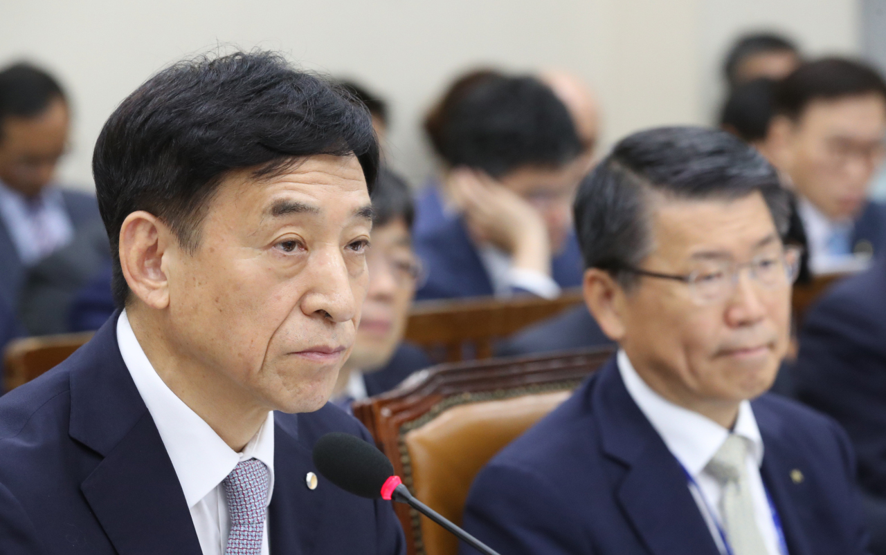 Bank of Korea Gov. Lee Ju-yeol speaks at the parliamentary strategy and finance committee meeting, Tuesday. (Yonhap)