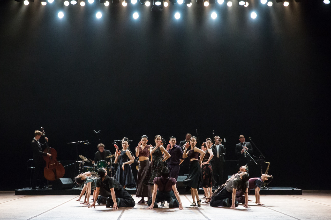 A scene from the Korea National Contemporary Dance Company’s “Swing” (KNCDC)