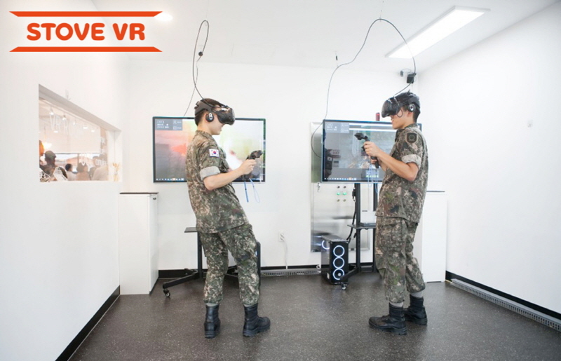 Soldiers at Camp 72 in Yangju, Gyeonggi Province, test VR games. (Smilegate Stove)