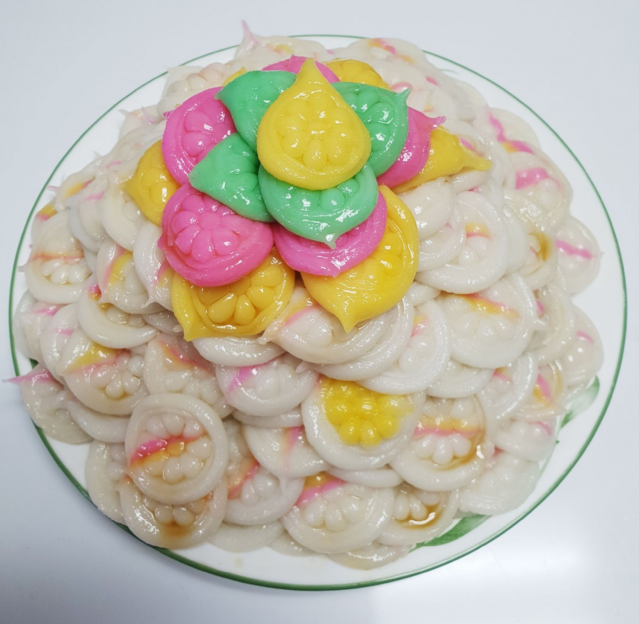 Kkori-tteok, a typical North Korean rice cake (Hong Eun-hye)