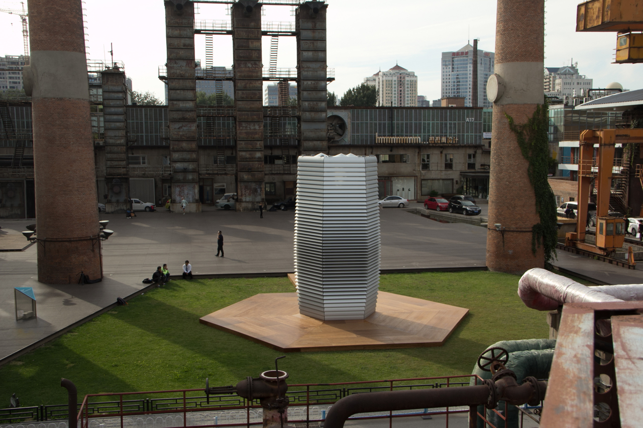 Installation view of Daan Roosegaarde’s “Smoke Free Tower” in Beijing (Studio Roosegaarde)