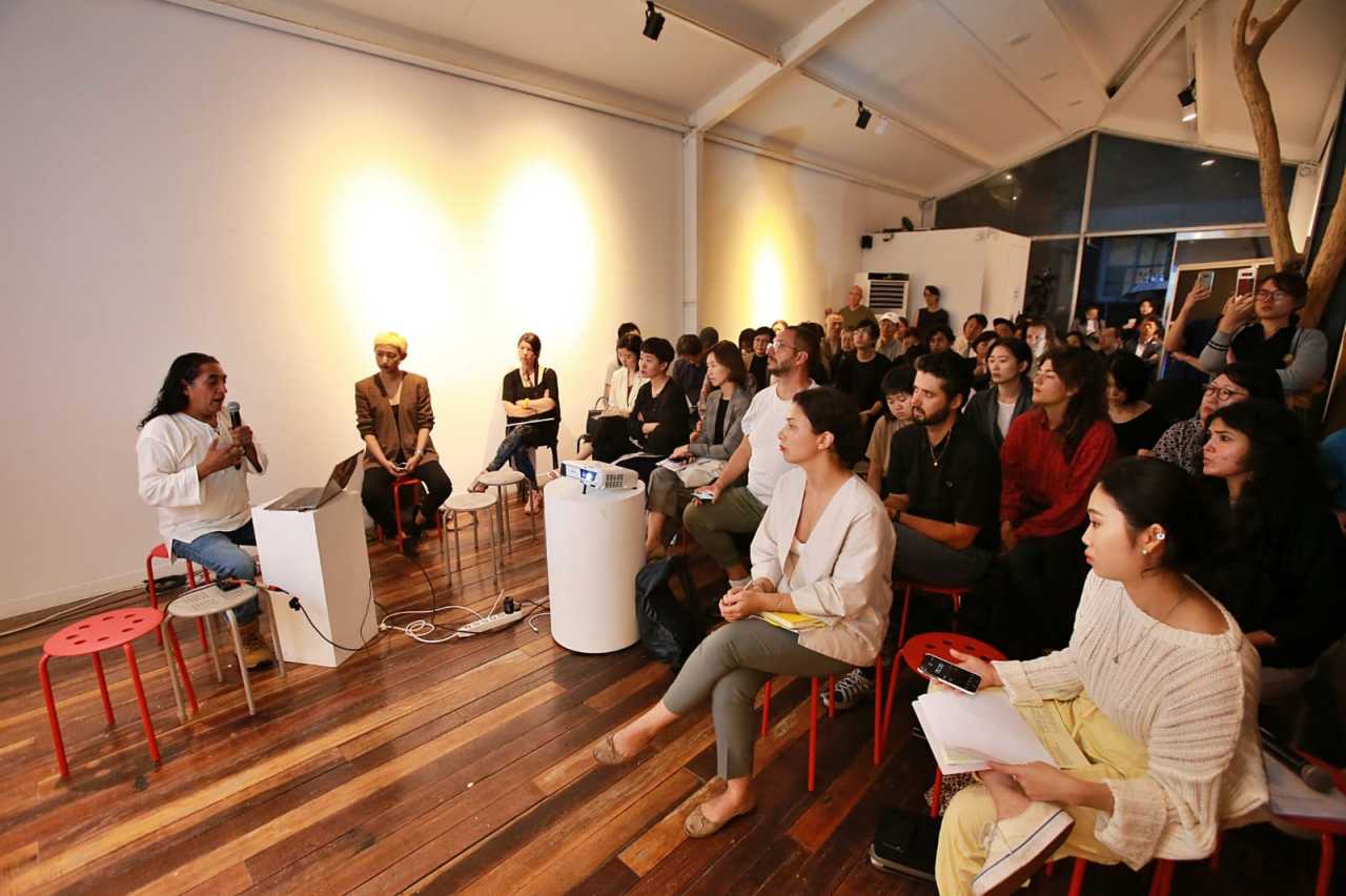 Artist Fernando Palma Rodriguez speaks at the first official program of the13th Gwangju Biennale, at an art studio in Gwangju on Tuesday. (Gwangju Biennale Foundation)