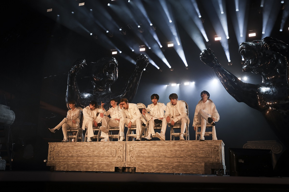 BTS performs at Rose Bowl Stadium (Big Hit Entertainment)