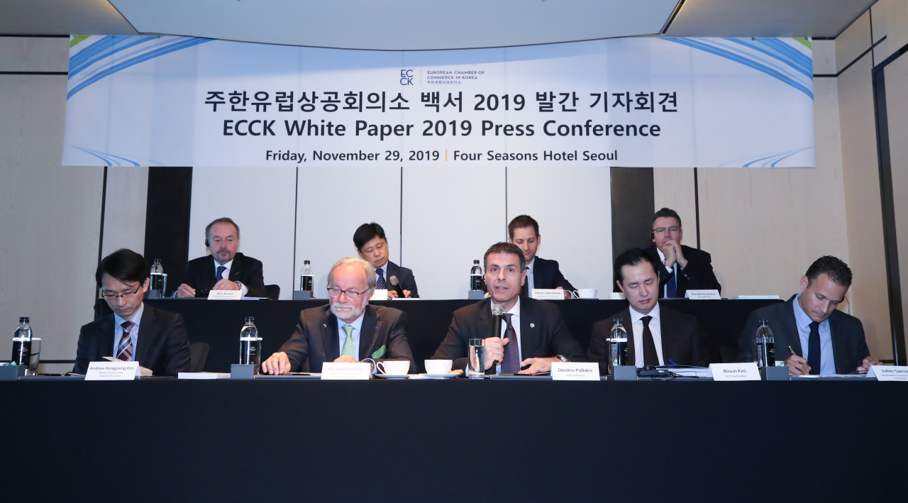 ECCK Chairperson Dimitris Psillakis (center, front row) speaks at the press briefing over the release of a 2019 white paper for European companies in Seoul on Friday. (Yonhap)