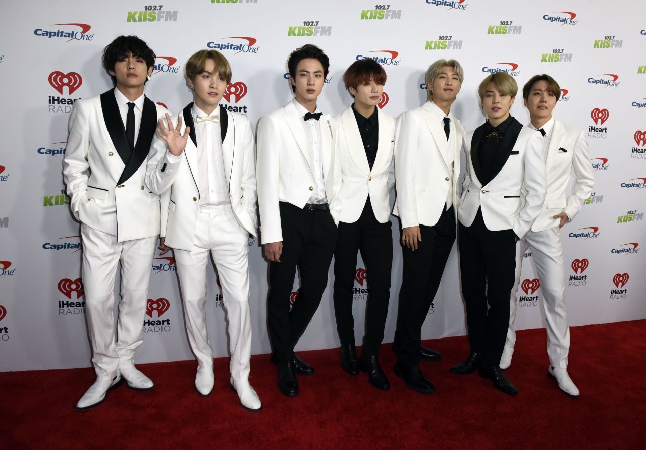 BTS arrives for the KIIS FM's Jingle Ball concert at the Forum in Inglewood, California on Friday. (AFP-Yonhap)