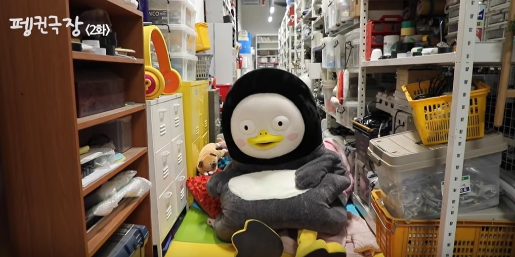 Pengsoo lives in a prop room at EBS (YouTube channel, Giant PengTV)