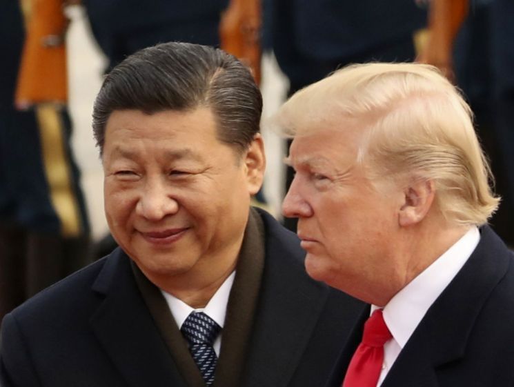 From left: Chinese President Xi Jinping and US President Donald Trump (Yonhap)