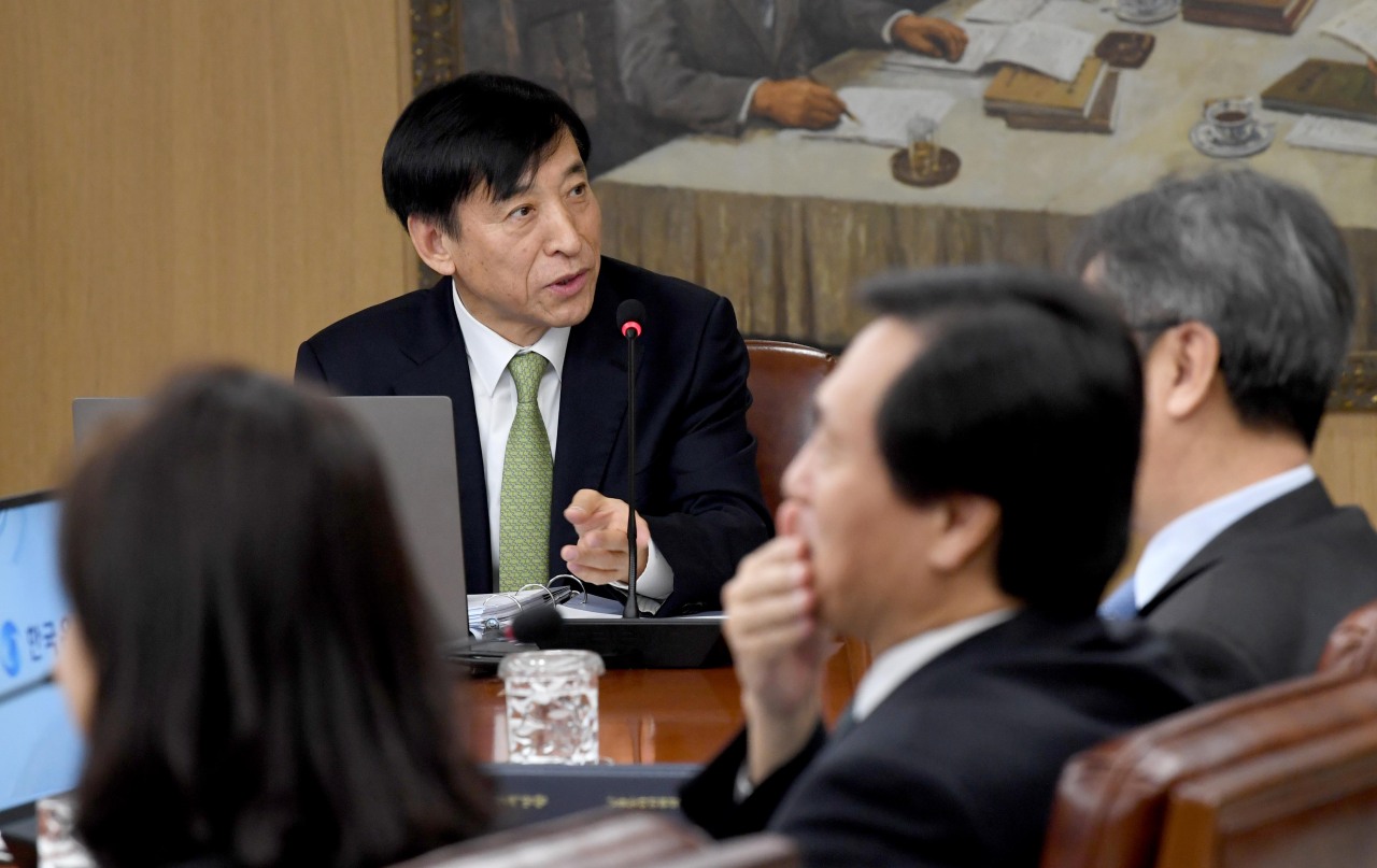 Bank of Korea Gov. Lee Ju-yeol chairs the Monetary Policy Board meeting Friday. (Yonhap)