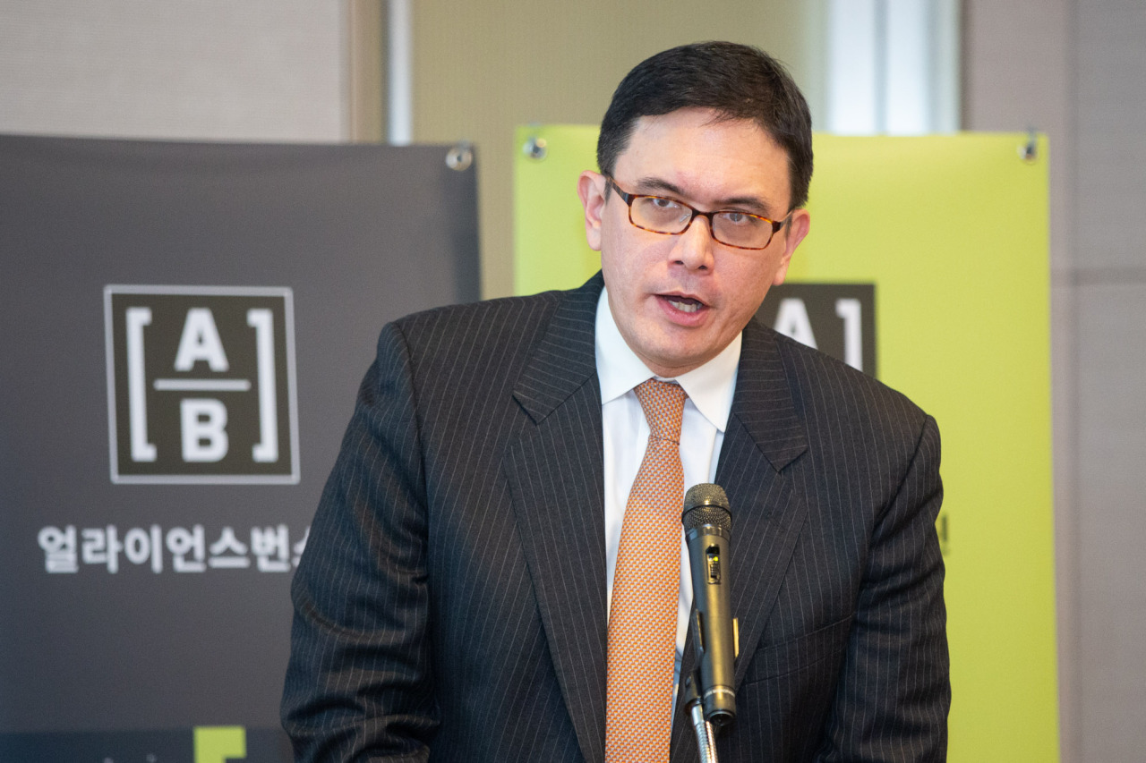 David Wong, senior investment strategist and head of Asia business development and equities at AllianceBernstein, speaks at a press conference in Seoul on Tuesday. (AllianceBernstein)