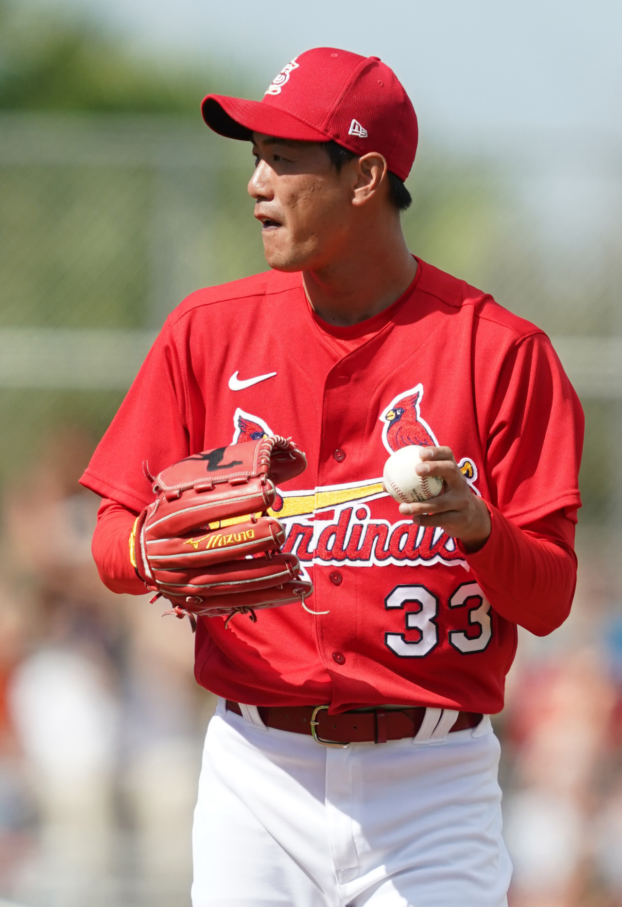 Fueled by home cooking, Cardinals' Kim Kwang-hyun puts on show for family