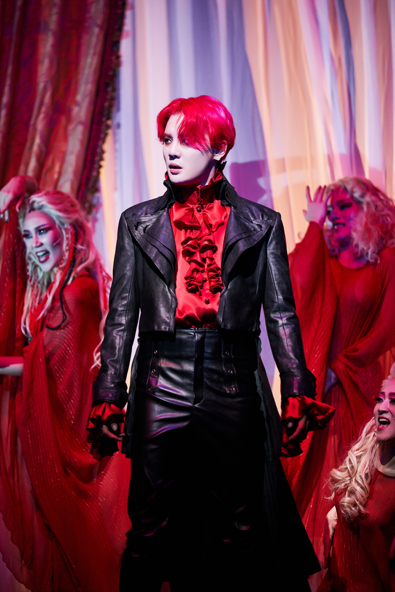 Singer Kim Jun-su is Count Dracula in “Dracula: The Musical.” (OD Company)