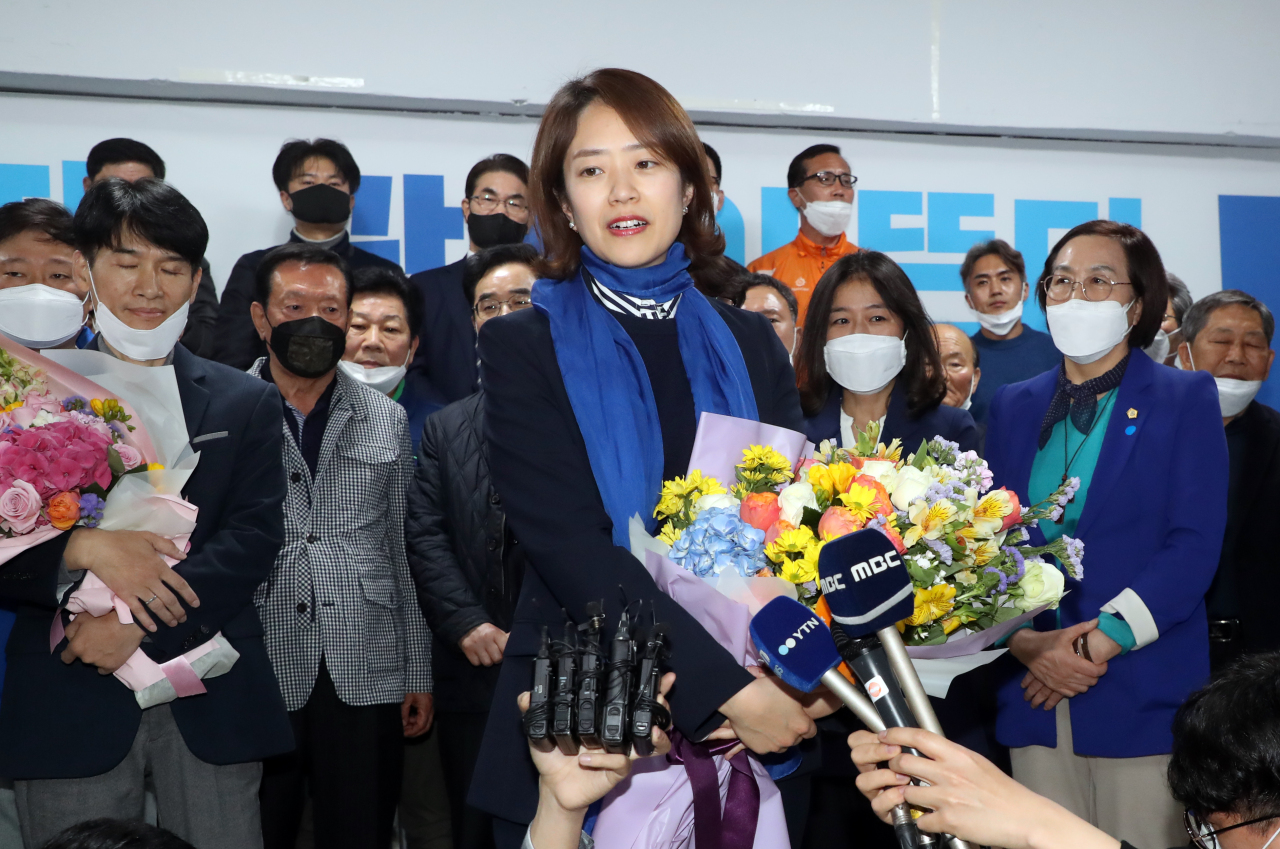The ruling Democratic Party of Korea’s Go Min-jung, winner of the parliamentary elections in Seoul’s Gwangjin B precinct. (Yonhap)